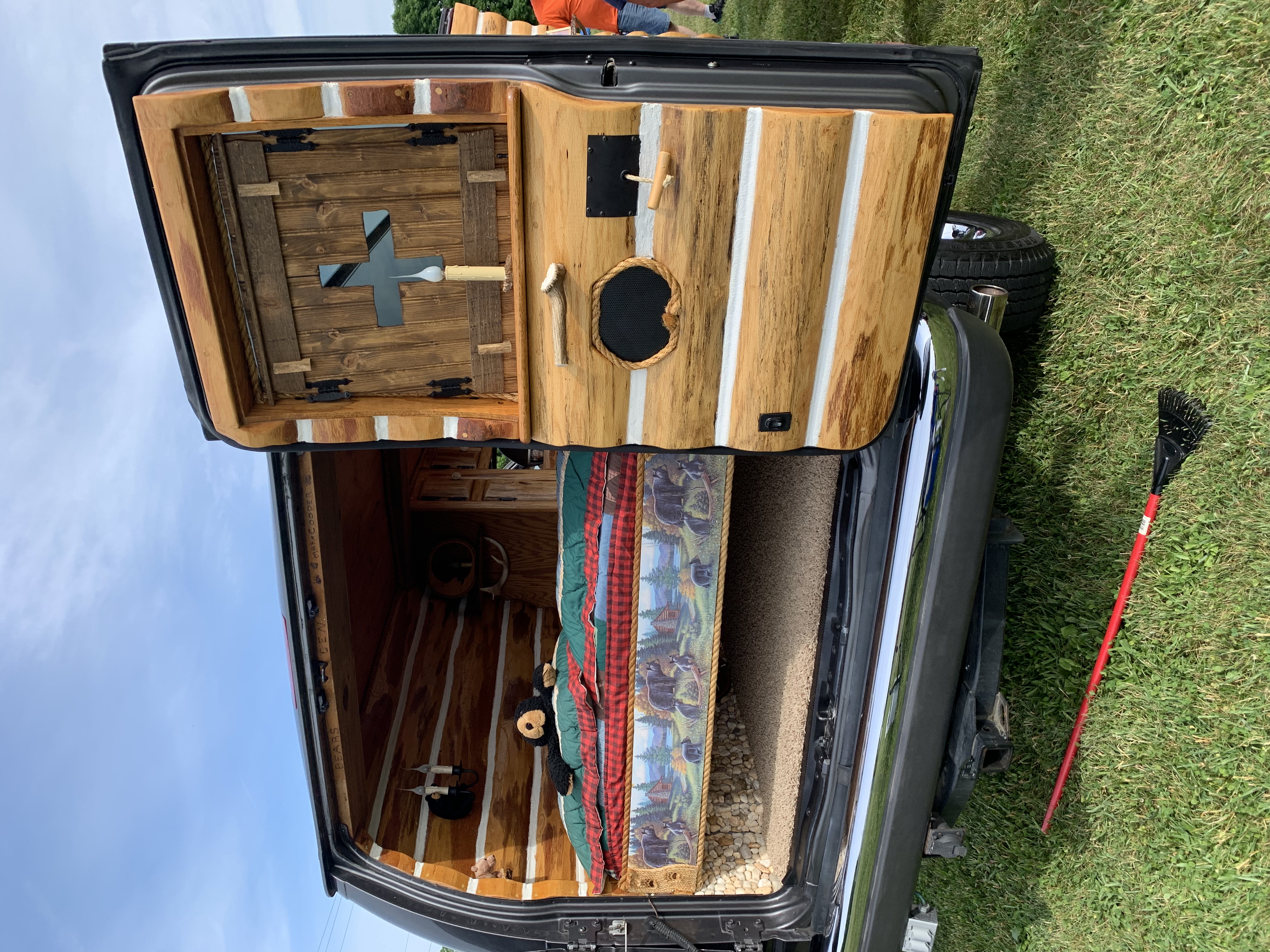 Van rear door right side