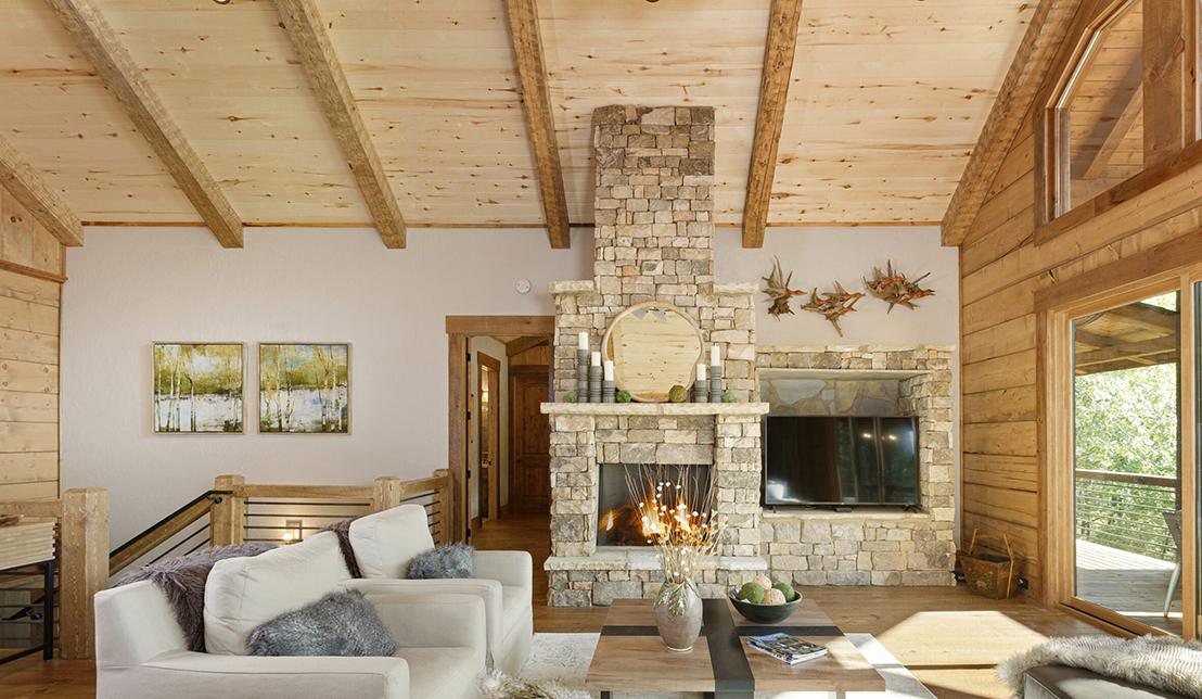 log home clear finish, log wall with a clear finish, log and timber home with a natural finish